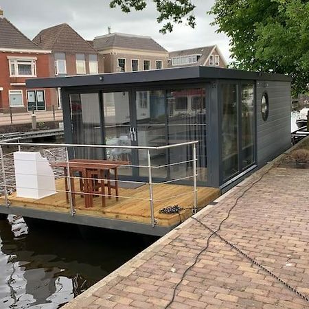 Апартаменты Unique New Houseboat Moored 4 Звартслёйс Экстерьер фото